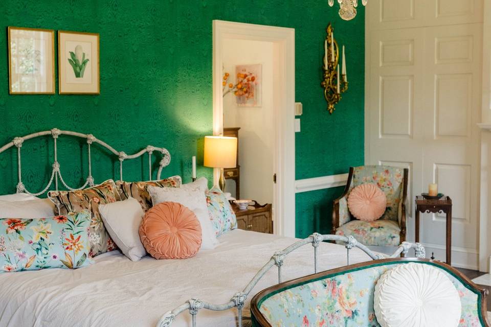 Green Garden Suite