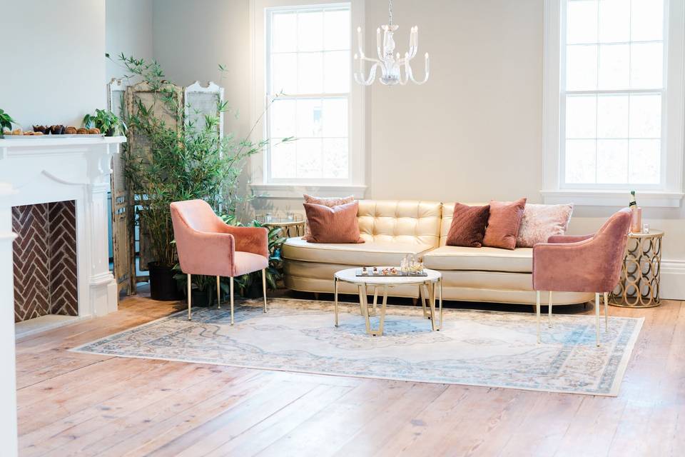 Glam Lounge