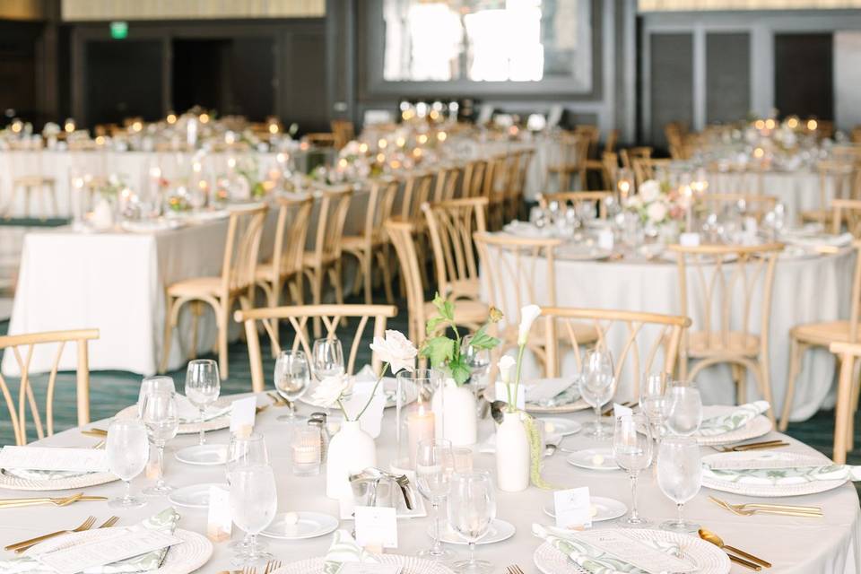 Dinnerware and linens