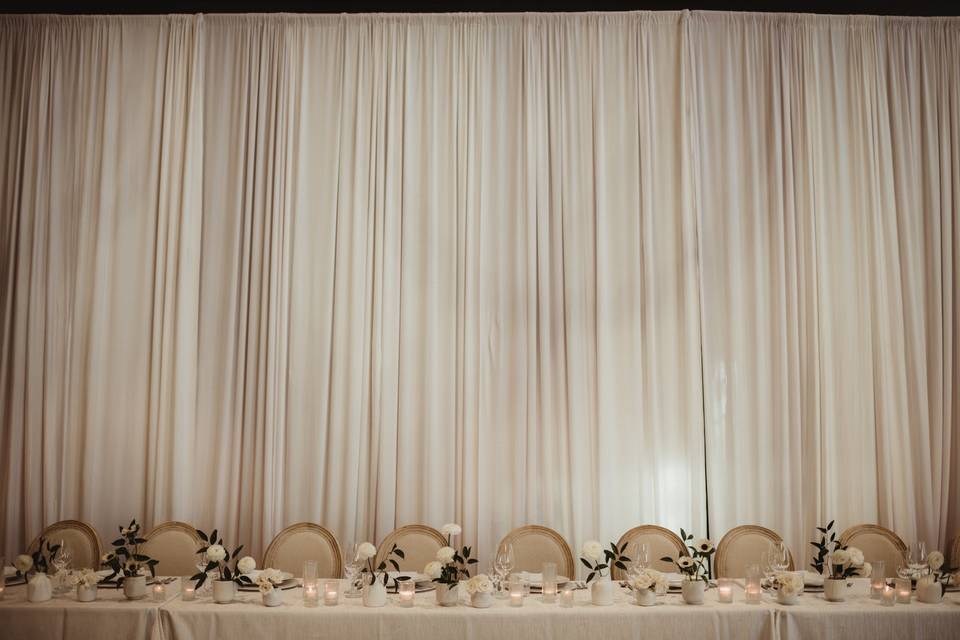 Head table draping