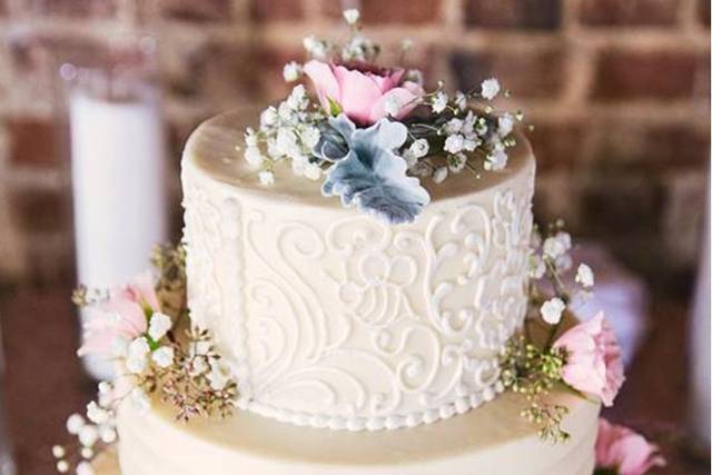 Frost Bake Shop - Wedding Cake - Collierville, TN - WeddingWire
