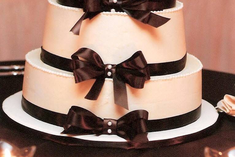 4-tier ribbon wedding cake
