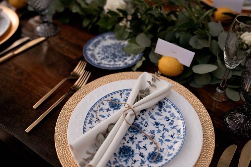 Vintage Blue Table Design