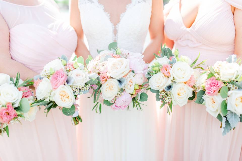 Blush bouquets