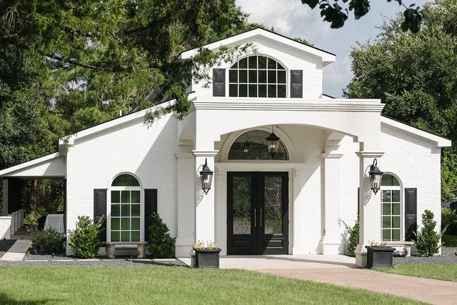 Sandlewood Manor