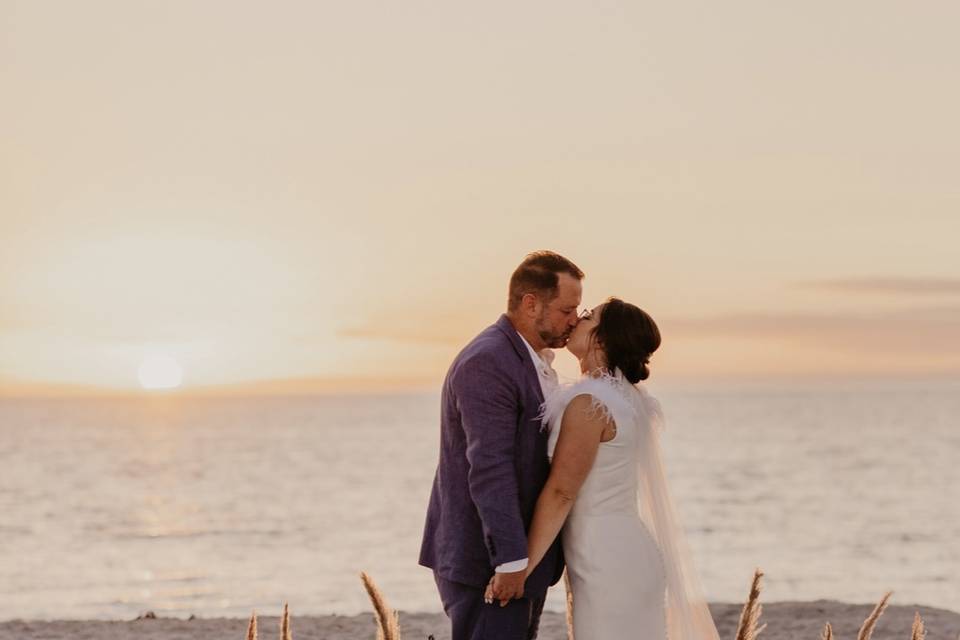 Sunset kiss in Boca Bay