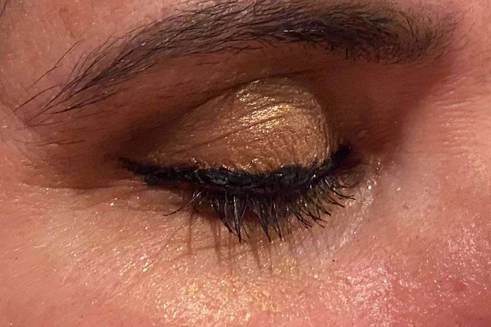 Simple Bronze Look