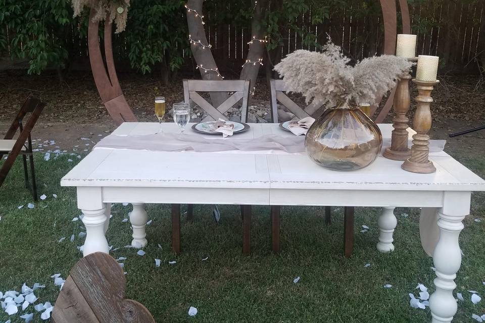 Shabby Chic Sweetheart Table