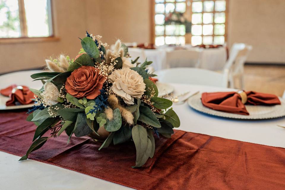 High Table Sola Table Arrangem