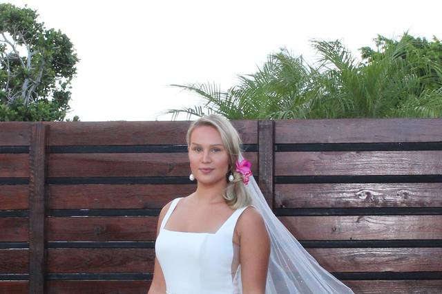 Over 2500 designer gowns