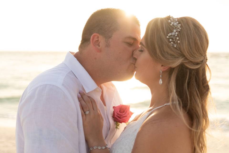 Sweet kiss between couple