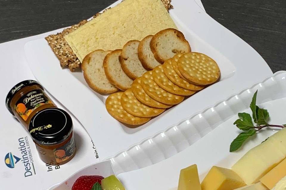 Cheese & crackers platter