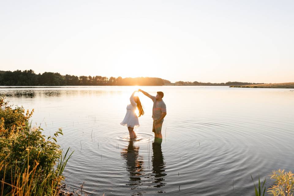Engagement photos in lake