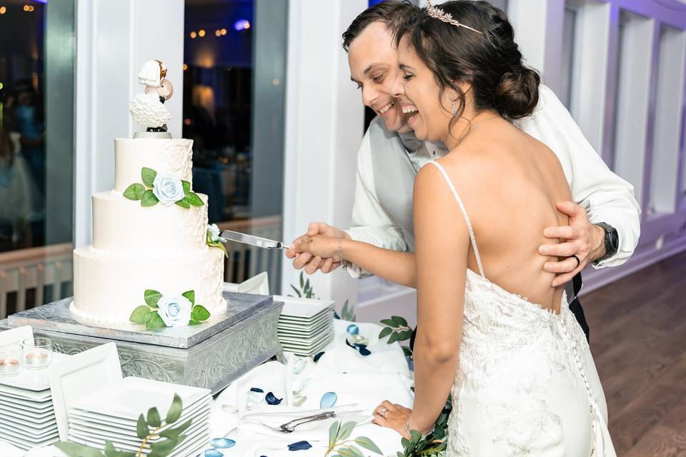 Cake cutting