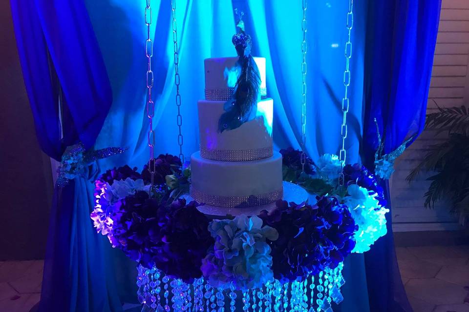 Wedding cake hanging