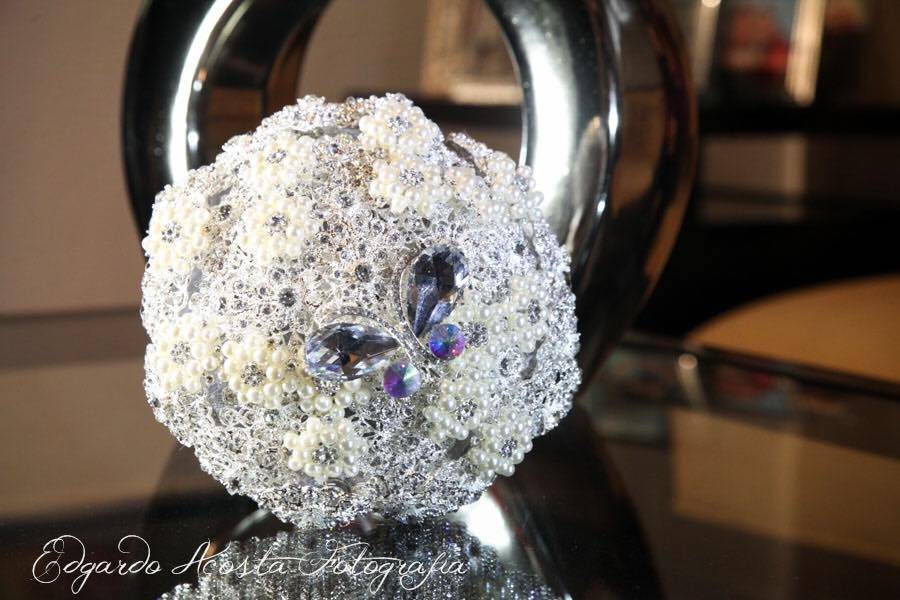 EgoBrooch Brooch Bouquets