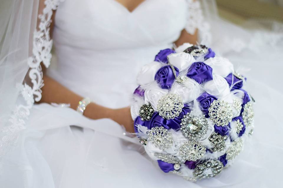 EgoBrooch Brooch Bouquets