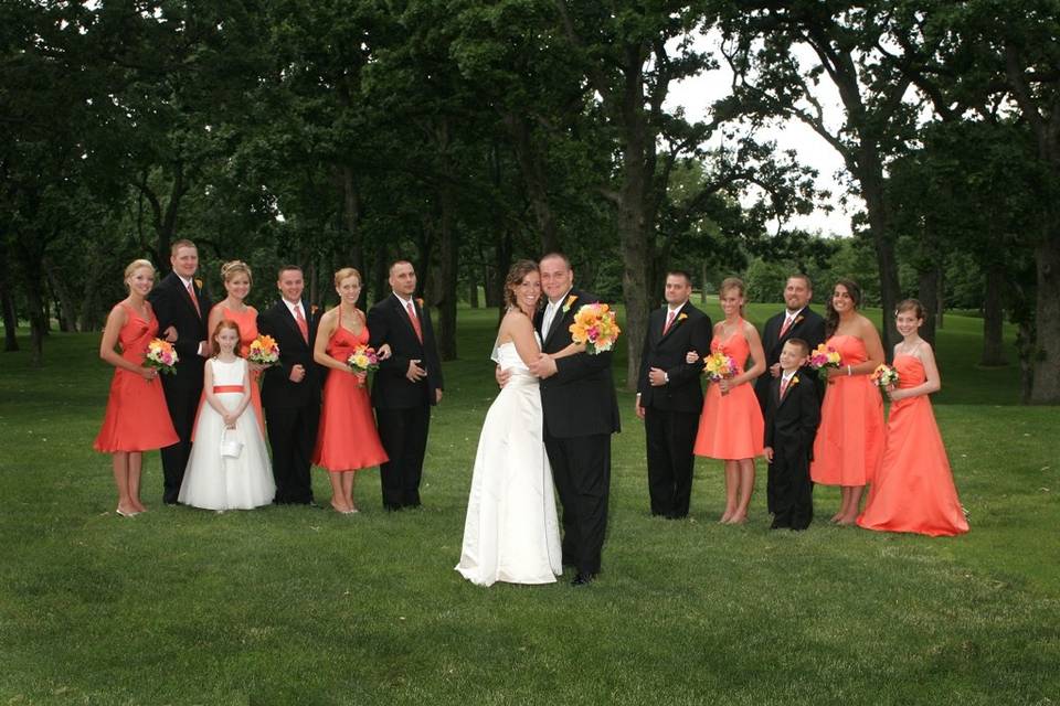 Elgin Country Club summer bridal party
