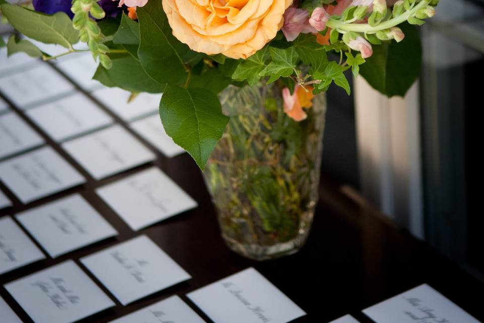 Escort card table florals
