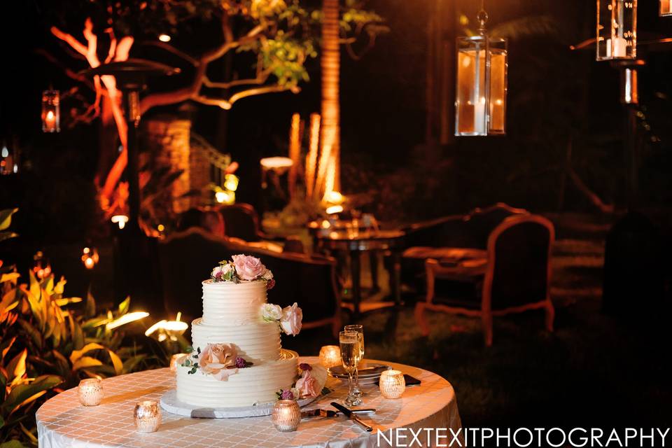 Beautiful cake and lighting