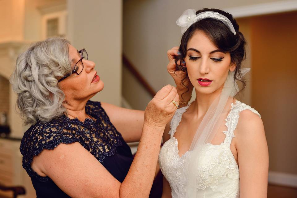 Cynthia Viola Photography, gypsy bride, the oaks at salem, getting ready photos