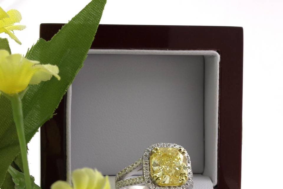 Fancy Yellow Diamond Rings