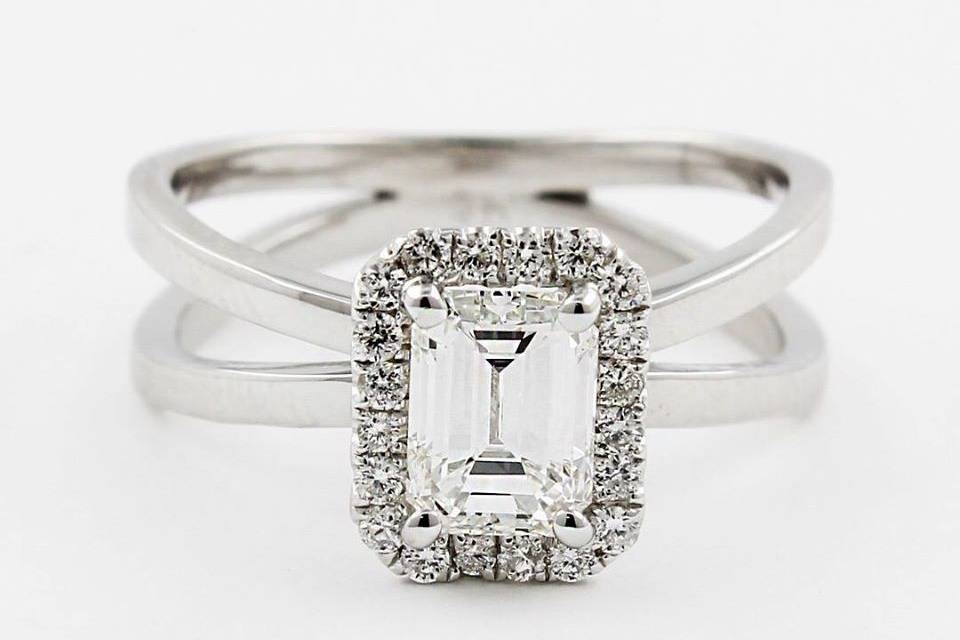 Solitaire Emerald Cut Ring