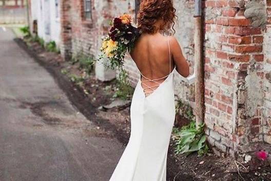 Backless wedding dress