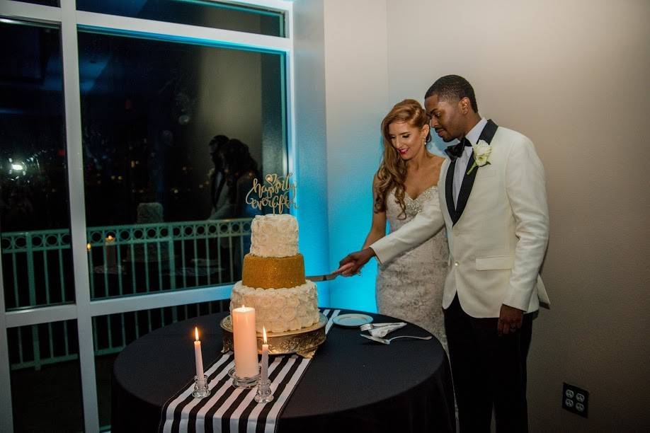 Cake cutting
