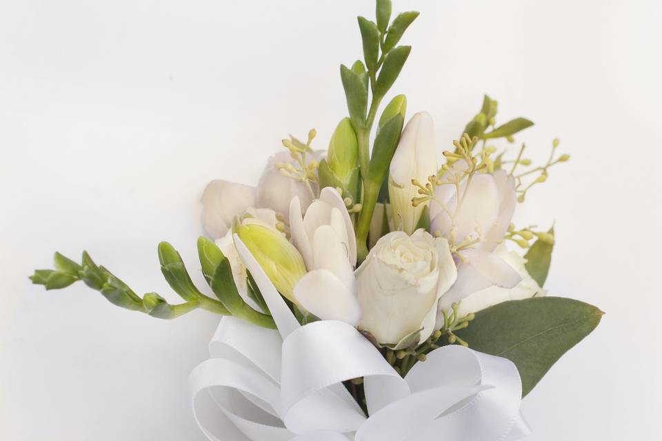 Bridal whites corsage