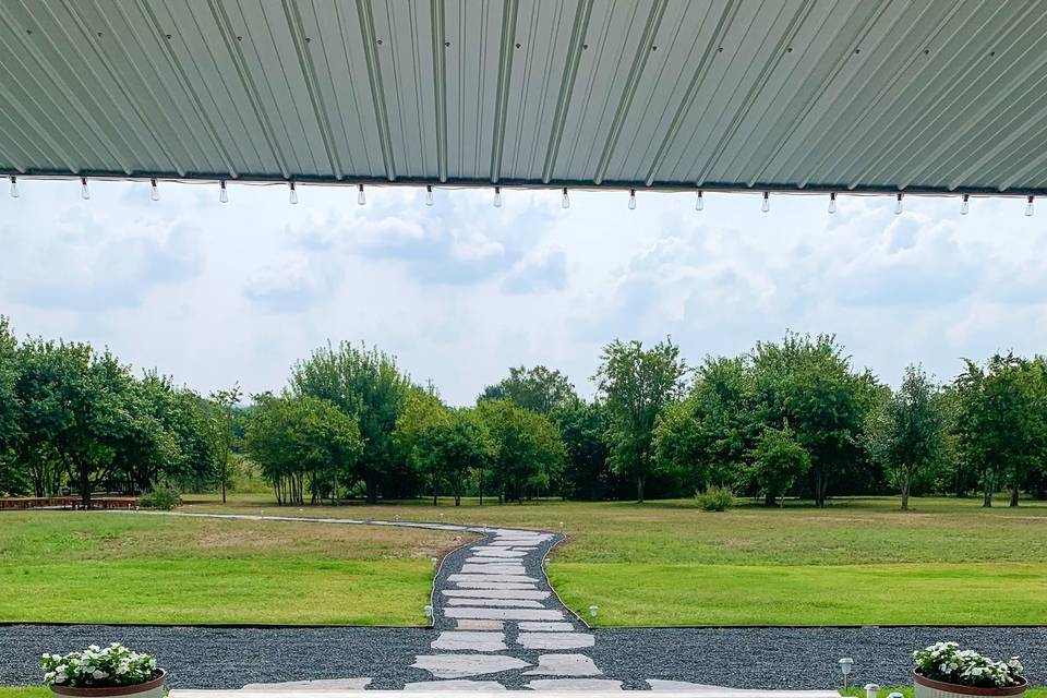 Path to outdoor ceremony space