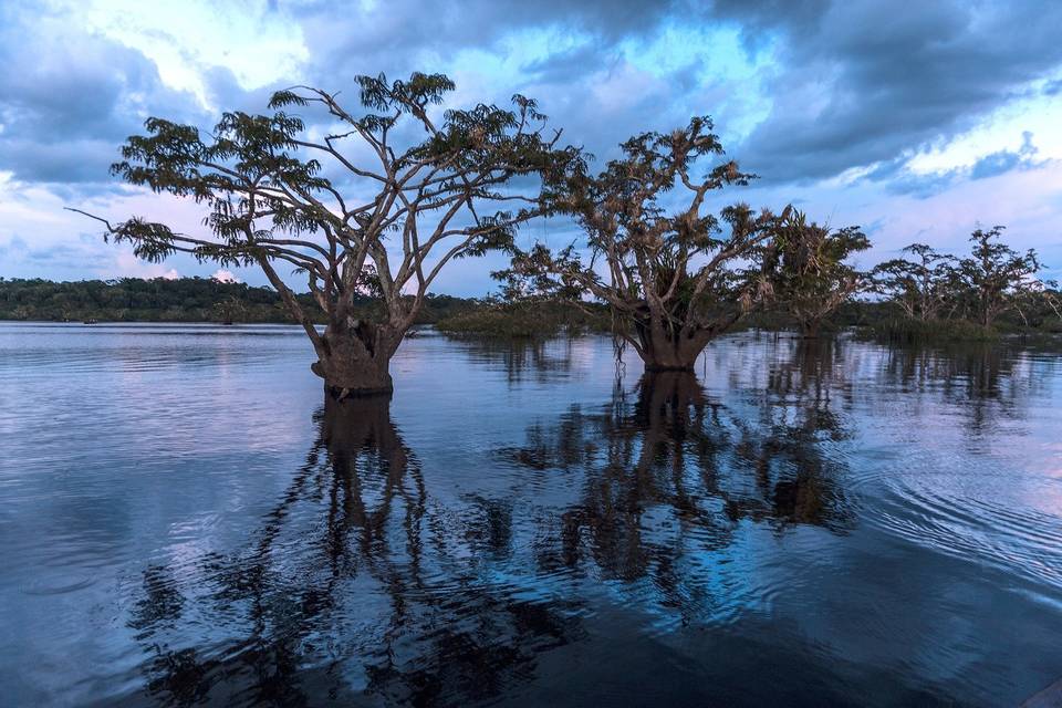 Must-see Laguna Grande, Ecuador