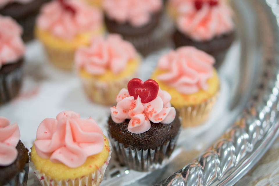 Cupcakes with heart detailing