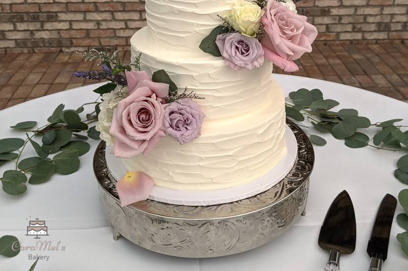Symple textured wedding cake