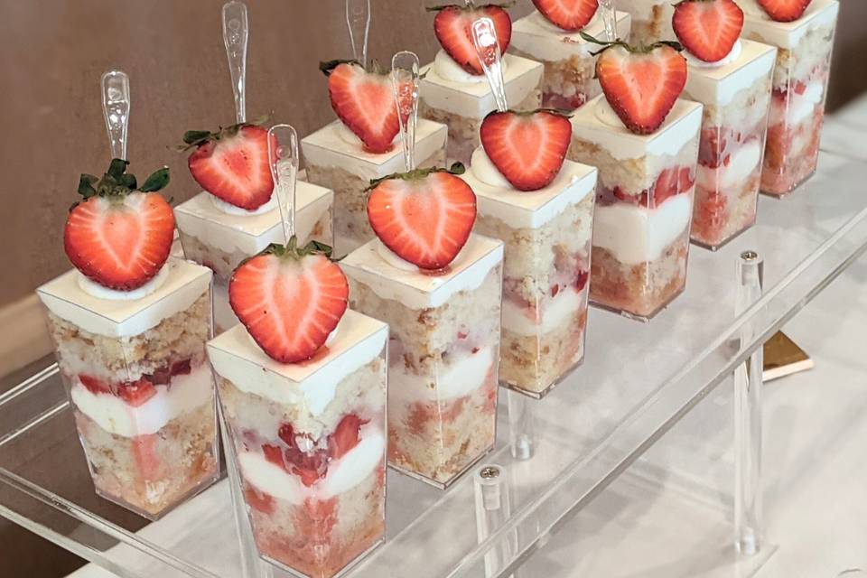 Cake shooters, strawberry