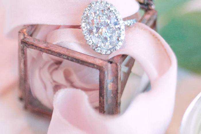 oval-cut-halo-diamond-engagement-ring-by-Ascot-Diamonds