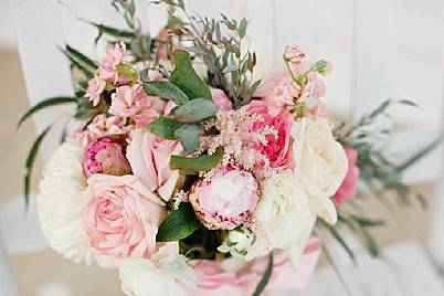 Fluttering Flowers Florists - The Knot