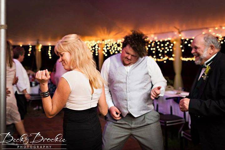 Guests dancing - Becky Brockie Photography