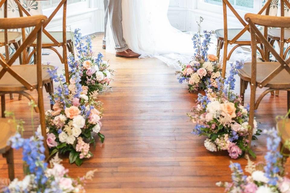 Romantic Aisle Arrangements