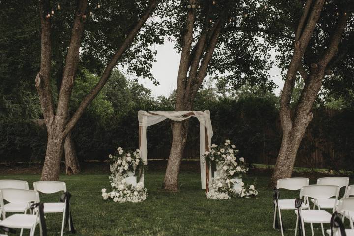 Rustic & Chic Outdoor Decor