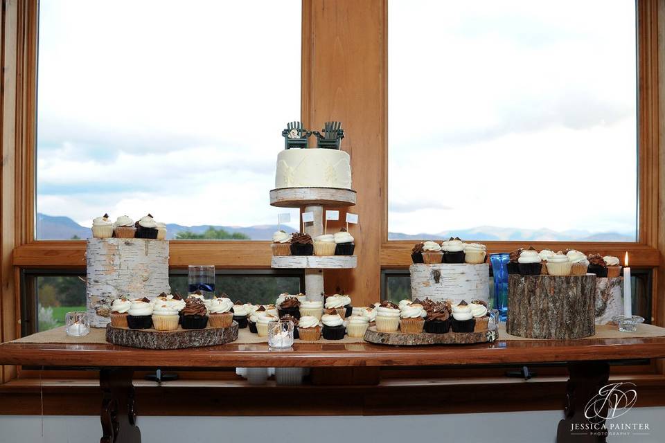 Dessert Display by Cake Placid - Jessica Painter Photography