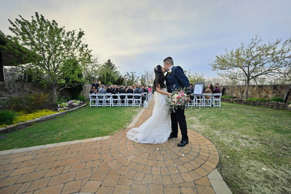 A couple at the ceremony - ©  Max Raul Egusquiza