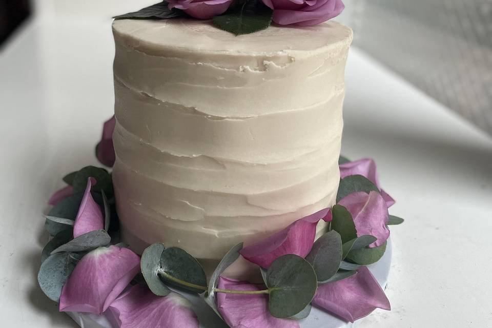 Fresh flowers 4 layer cake