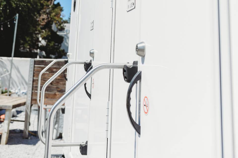 Luxury Mobile Restrooms