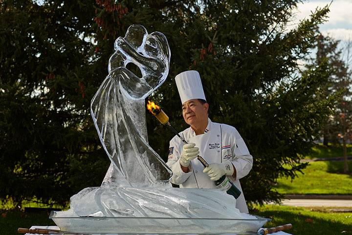 Award-Winning Ice Sculptor