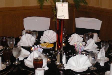 Table setting with centerpiece