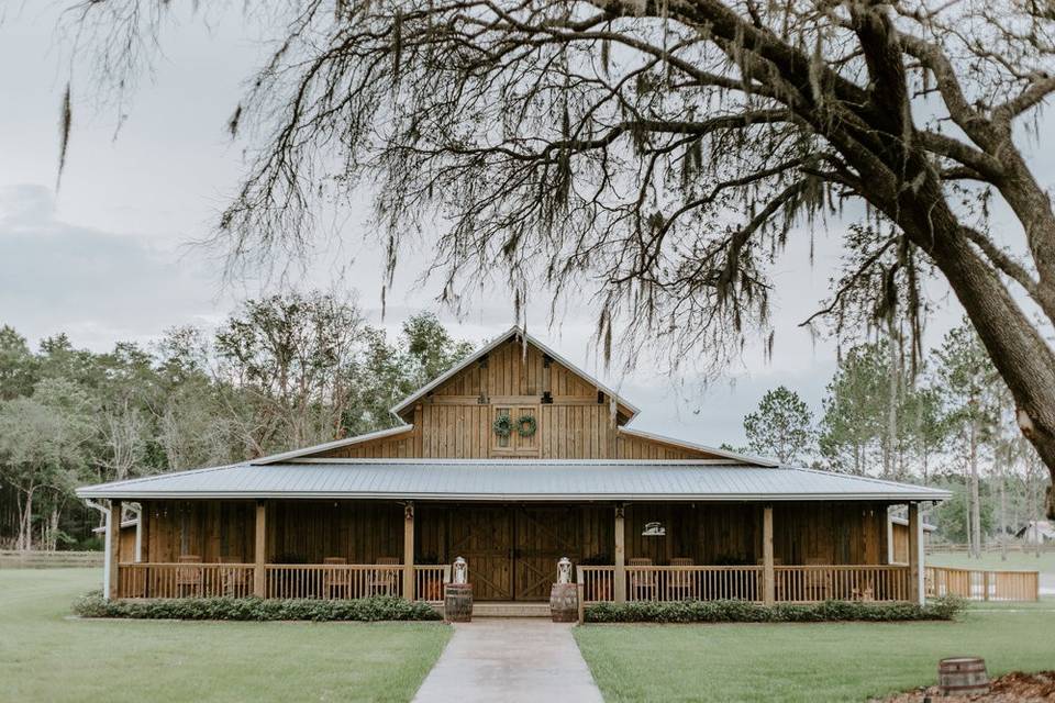 Belle Oaks Barn