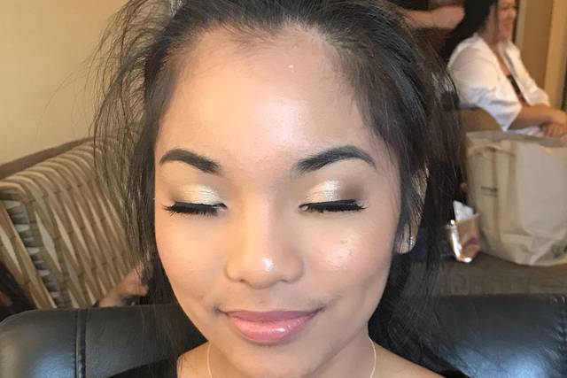 Eye makeup