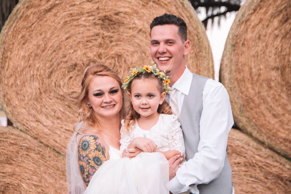 Cute barn family wedding photo
