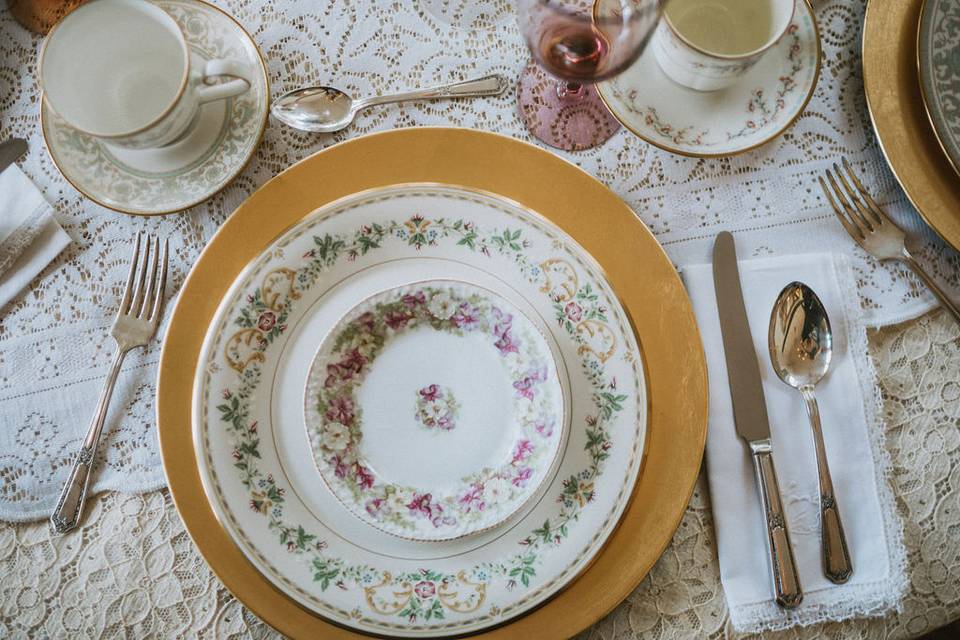 Table plate setting